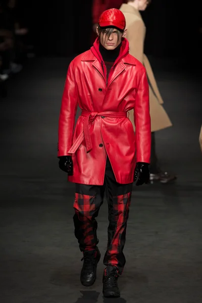 Look 17